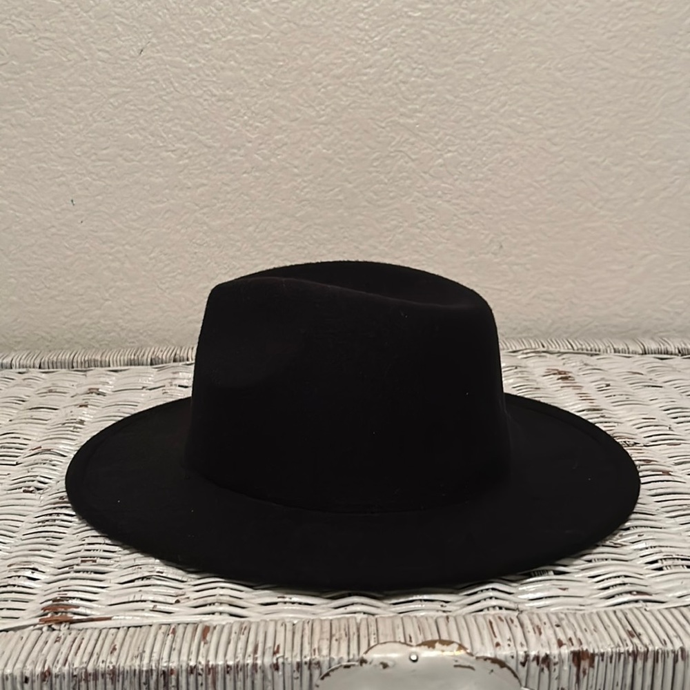 Universal Thread Black Fedora